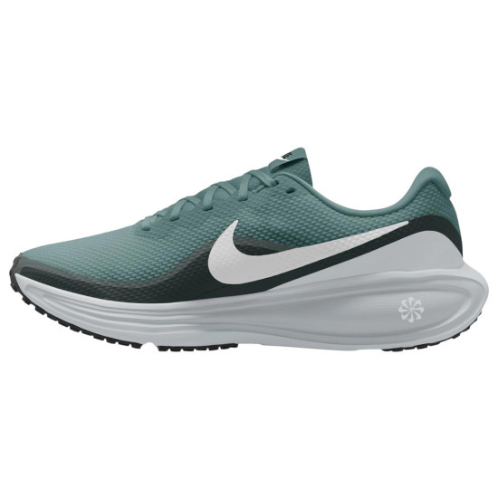 Nike Revolution 8